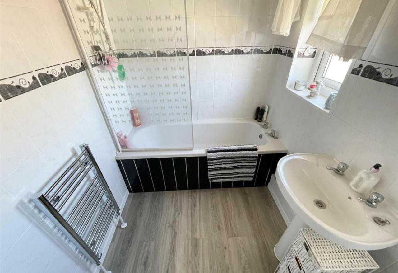 Lovely And Affordable House Closer To The Sea ฮาร์ทลิพูล ภายนอก รูปภาพ